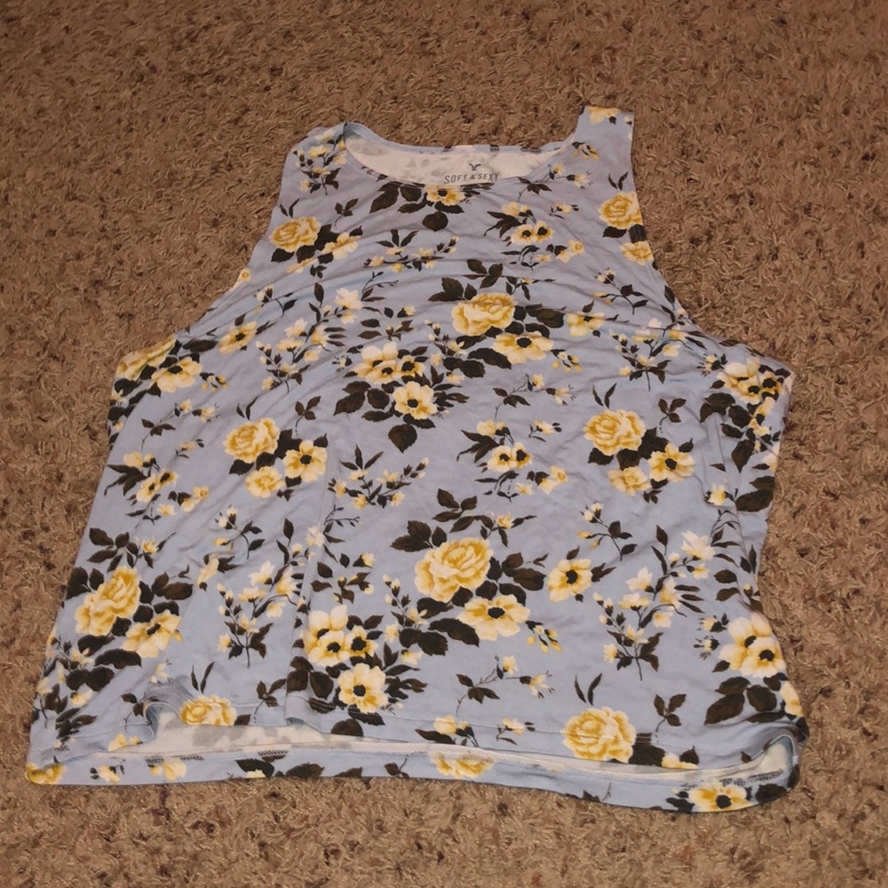 never worn ADORABLE flower tank top